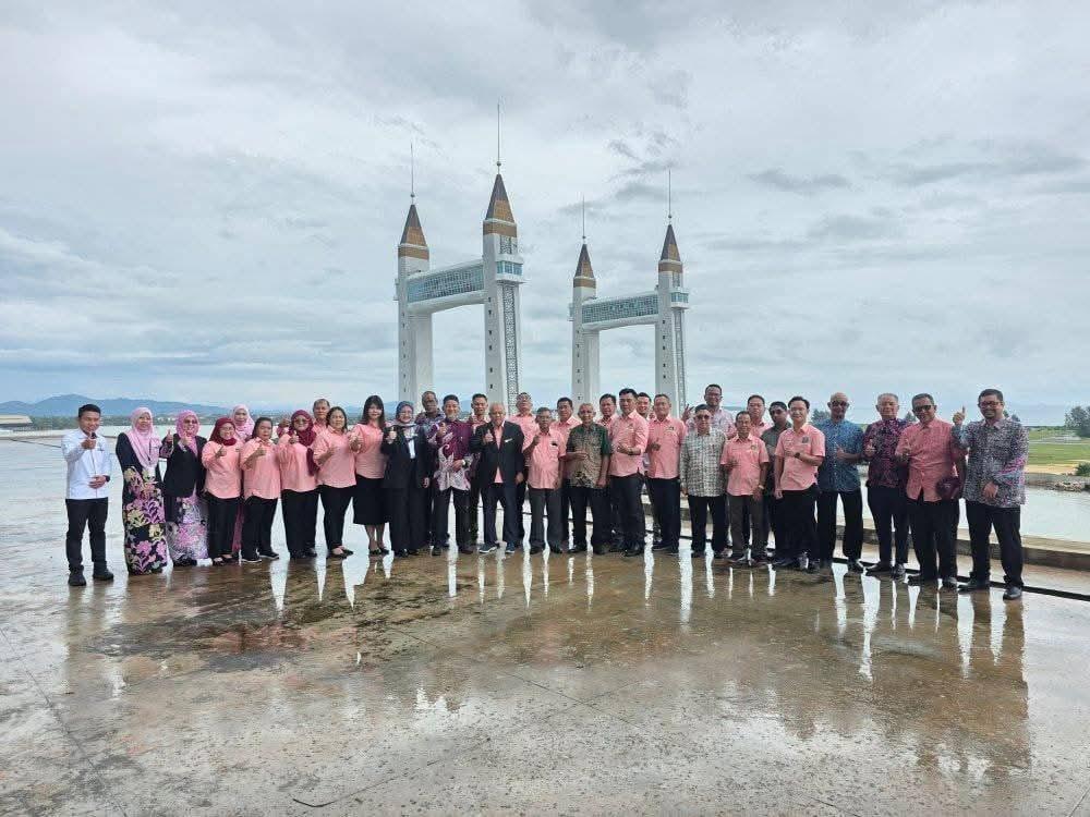 LAWATAN DARIPADA MAJLIS DAERAH LUNDU, SARAWAK